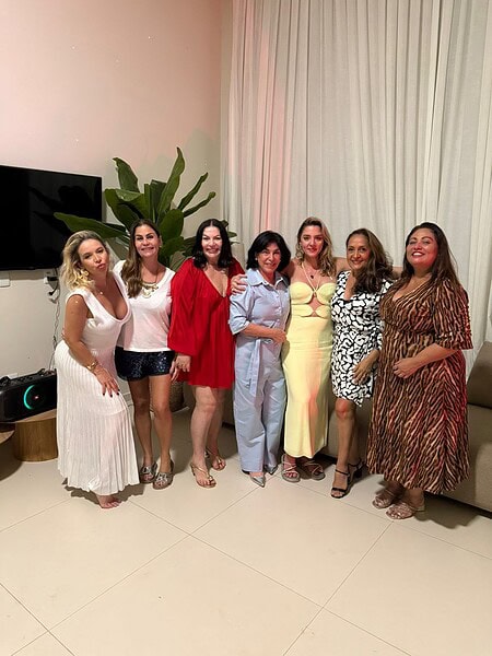 Mariana Tavares comemorou mais um ano de vida no último sábado,13, reunindo amigos próximos em um encontro intimista