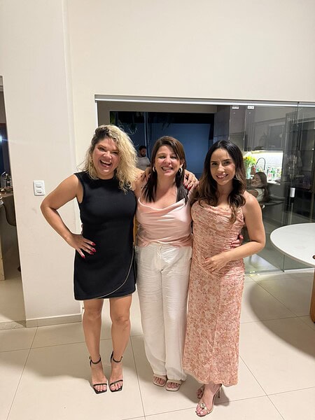 Mariana Tavares comemorou mais um ano de vida no último sábado,13, reunindo amigos próximos em um encontro intimista