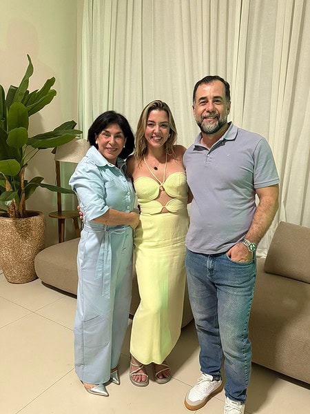 Mariana Tavares comemorou mais um ano de vida no último sábado,13, reunindo amigos próximos em um encontro intimista