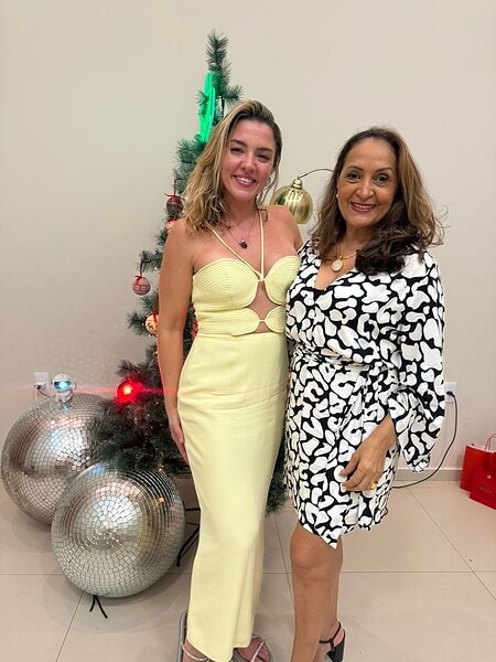 Mariana Tavares comemorou mais um ano de vida no último sábado,13, reunindo amigos próximos em um encontro intimista