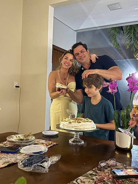 Mariana Tavares comemorou mais um ano de vida no último sábado,13, reunindo amigos próximos em um encontro intimista