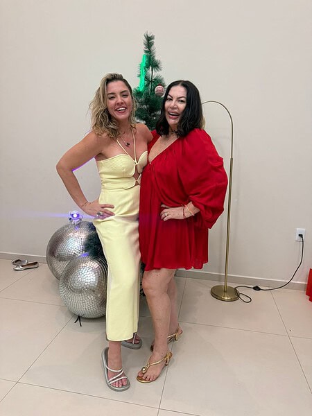 Mariana Tavares comemorou mais um ano de vida no último sábado,13, reunindo amigos próximos em um encontro intimista