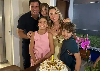 Mariana Tavares comemorou mais um ano de vida no último sábado,13, reunindo amigos próximos em um encontro intimista