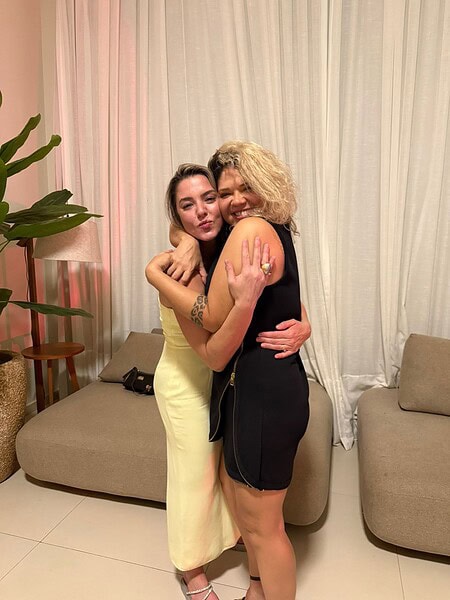 Mariana Tavares comemorou mais um ano de vida no último sábado,13, reunindo amigos próximos em um encontro intimista