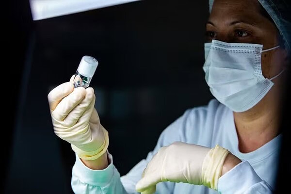 Vacina do Butantan contra a dengue reduz carga viral e pode frear transmissão da doença