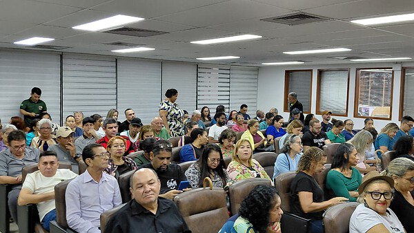 Na Aleac, sindicatos acompanham votação do orçamento do estado para 2026