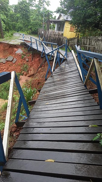 Chuva intensa alaga ruas, eleva igarapés e dificulta tráfego em bairros de Rio Branco; FOTOS 2 Chuva intensa alaga ruas, eleva igarapés e dificulta tráfego em bairros de Rio Branco; FOTOS