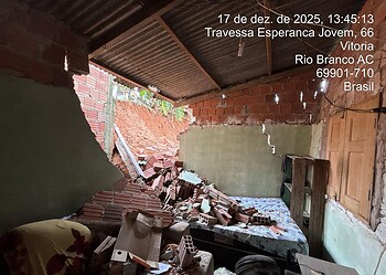 Chuva intensa provoca desmoronamento e atinge casa em bairro de Rio Branco 2 Foto: Defesa Civil Municipal