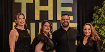 As arquitetas Paula Dossa e Rose Moretto assinaram a festa The Line, uma celebração em homenagem ao Dia do Arquiteto no Gran Reserva