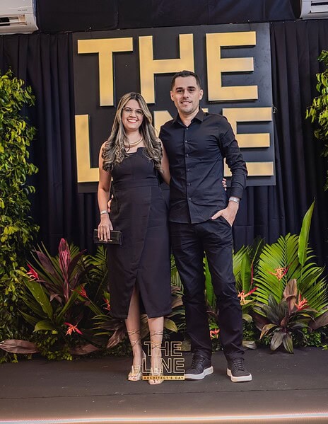 As arquitetas Paula Dossa e Rose Moretto assinaram a festa The Line, uma celebração em homenagem ao Dia do Arquiteto no Gran Reserva