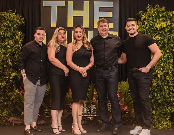 As arquitetas Paula Dossa e Rose Moretto assinaram a festa The Line, uma celebração em homenagem ao Dia do Arquiteto no Gran Reserva