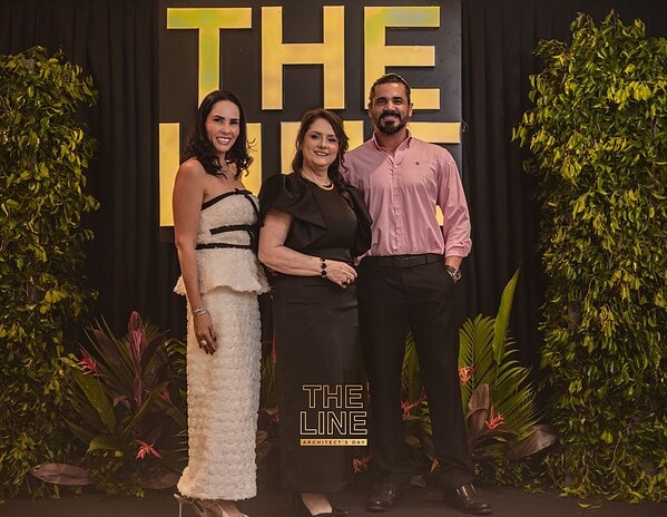 As arquitetas Paula Dossa e Rose Moretto assinaram a festa The Line, uma celebração em homenagem ao Dia do Arquiteto no Gran Reserva