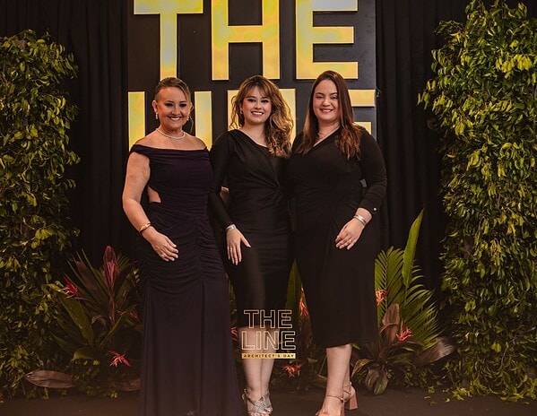As arquitetas Paula Dossa e Rose Moretto assinaram a festa The Line, uma celebração em homenagem ao Dia do Arquiteto no Gran Reserva