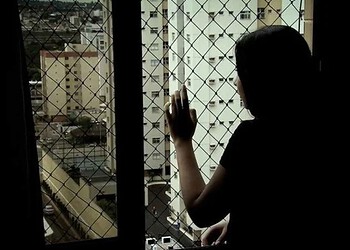 INSS vai ter que pagar salário de afastadas por violência doméstica 3 Relator da ação, o ministro Flávio Dino destacou que o afastamento após situações de violência é um caso alheio à vontade da trabalhadora - (crédito: Divulgação/EBC)