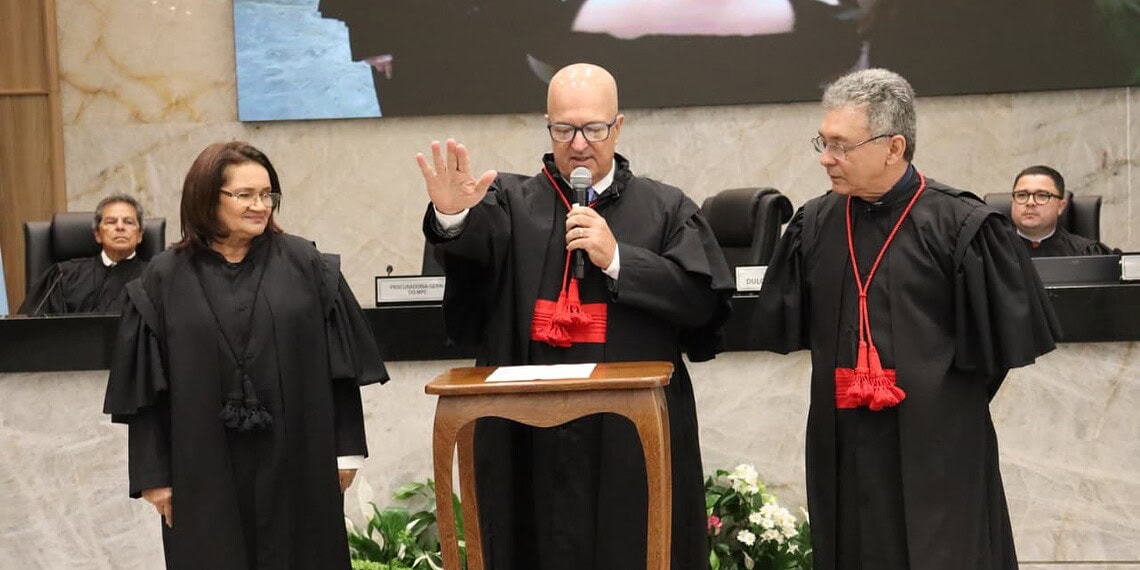 Sérgio Cunha Mendonça toma posse para terceiro mandato como procurador-geral do MPC-AC