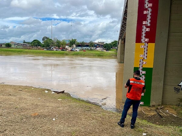 Mesmo sem chuvas, Rio Acre sobe mais de meio metro em apenas 7 horas na capital