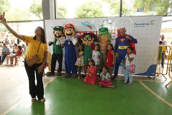 Sistema Fecomércio-Sesc-Senac Acre entrega quase 4 mil presentes a crianças em situação de vulnerabilidade