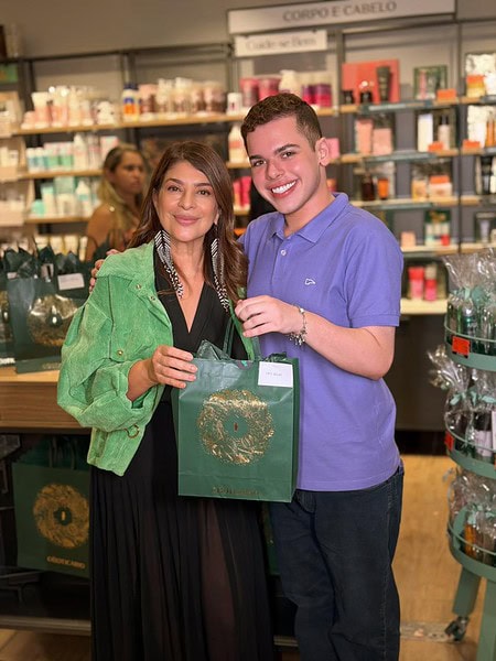 Confra de Natal do Boticário celebra parceria com comunicadores em Rio Branco