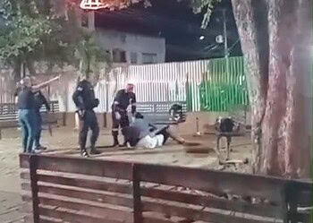 Três são baleados pela polícia durante confusão no Pronto-Socorro de Rio Branco; assista 12 Três são baleados pela polícia durante confusão no Pronto-Socorro de Rio Branco; assista