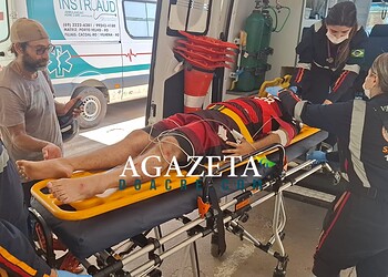 Adolescente é atropelado, bate a cabeça e desmaia na Via Chico Mendes