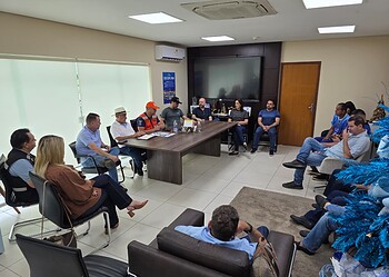 Prefeito Tião Bocalom reúne secretariado para planejar socorro às famílias vítimas das enchentes