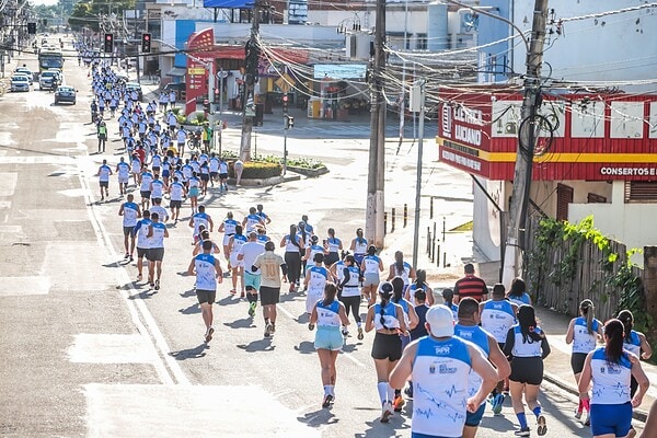 Corrida dos 143 anos de Rio Branco reúne mais de 400 participantes pelas ruas do Centro; FOTOS