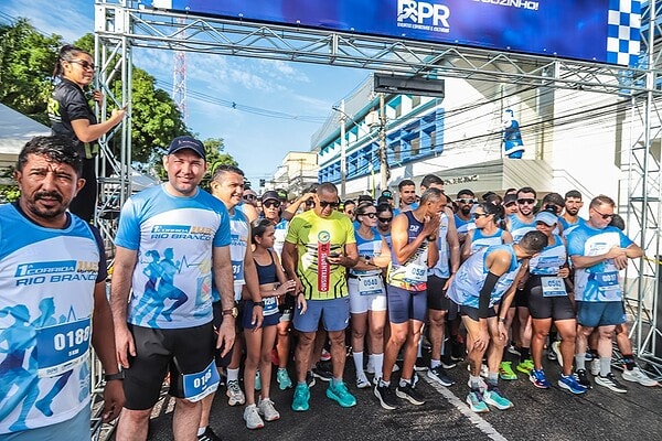 Corrida dos 143 anos de Rio Branco reúne mais de 400 participantes pelas ruas do Centro; FOTOS