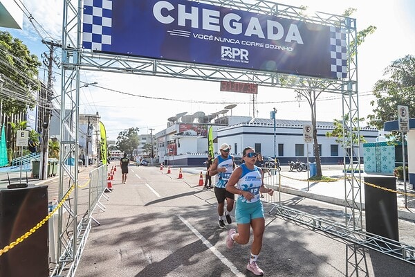 Corrida dos 143 anos de Rio Branco reúne mais de 400 participantes pelas ruas do Centro; FOTOS