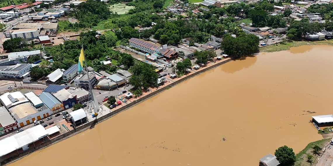 O rio já chegou a marca de 15,09m na tarde deste sábado, 31. Foto: Walcimar Júnior
