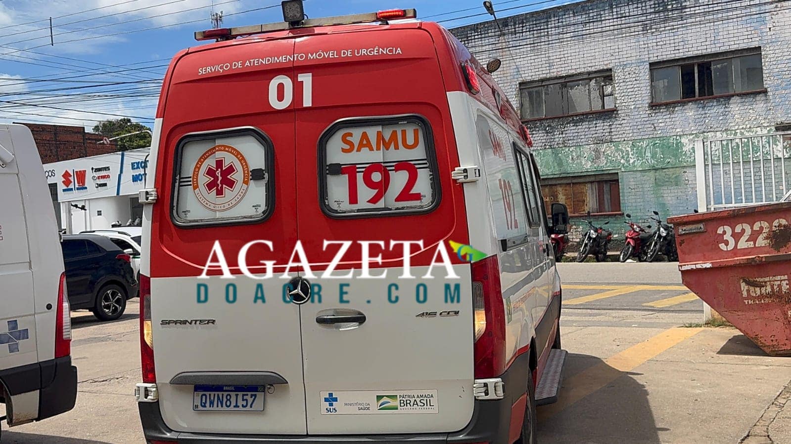 Motociclista por aplicativo sofre traumatismo cranioencefálico após colisão com táxi em Rio Branco