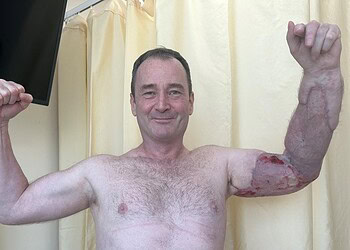 Reprodução/Facebook//Mark Aourtland