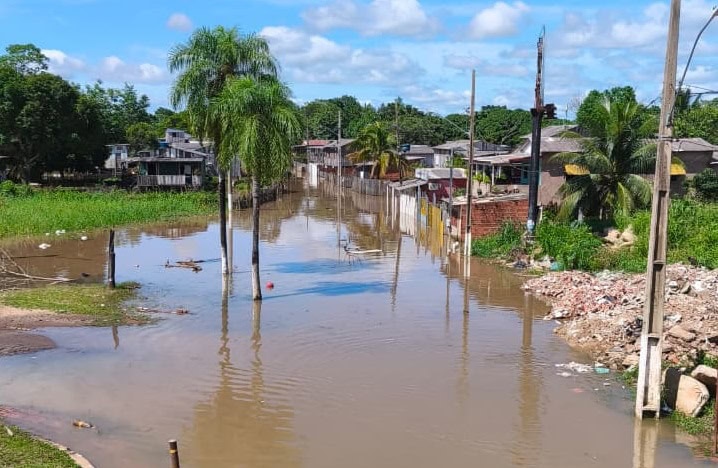 Cheia do Rio Acre ameaça calendário escolar e pode atrasar encerramento do ano letivo em Rio Branco