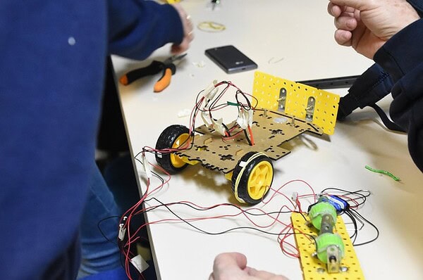 Prefeitura cria programa de tecnologia e robótica para modernizar ensino fundamental