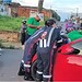 Motociclista vai parar em cima de capô de carro após colisão na Rua Minas Gerais, em Rio Branco; veja vídeo 9 Foto: Reprodução