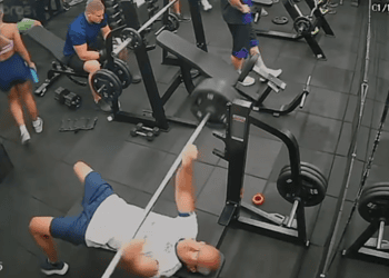 Vídeo: homem morre após ser atingido por barra de supino em academia 4 Academia lamentou a morte do aluno Foto: Reprodução