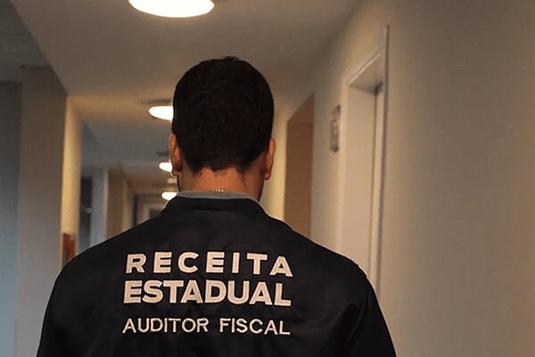 Salários de R$ 28,5 mil: GO lança concurso para auditor da Receita