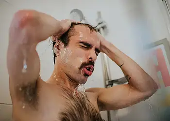 Cardiologistas explicam se temperatura do banho pode afetar o coração 4 Foto: Catherine Falls Commercial/Getty Images