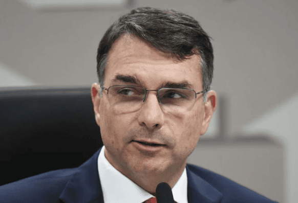 Flávio Bolsonaro comenta briga com Michelle e diz que pai está em 'cativeiro' 1 14/10/2025. Ed Alves CB/DA Press. Politica. Senador Flavio Bolsonaro. - (crédito: Ed Alves CB/DA Press)