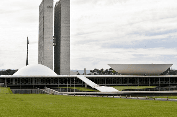 Câmara publica 1º edital de novo concurso. Salários chegam a R$ 30 mil