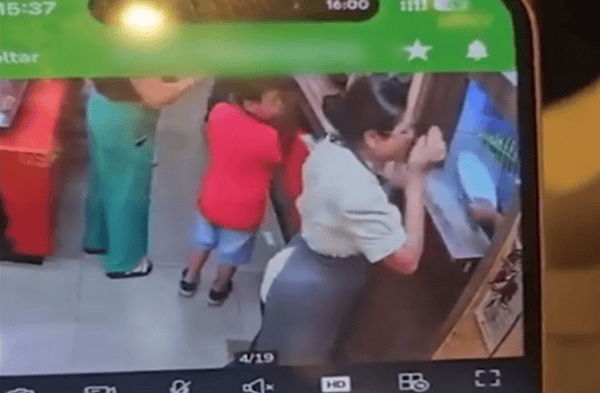 “Já ensinei 10 vezes”, disse chefe ao agredir funcionária em shopping. Veja vídeo