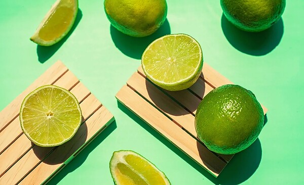 Limão ajuda a emagrecer? Saiba os reais benefícios da fruta