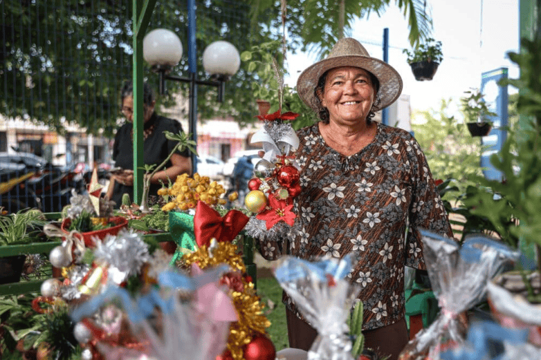 Feira Natalina da Agricultura Familiar e Economia Popular e Solidária acontece de 20 a 26 de dezembro em Rio Branco 1 Objetivo é garantir renda, dignidade e oportunidade para o produtor e a produtora, para o pequeno empreendedor e a pequena empreendedora. Foto: José Caminha/Secom