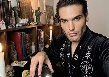 'Nostradamus vivo': brasileiro prevê resultado das eleições brasileiras, riscos para Trump e Putin e Copa do Mundo com 'pouca técnica' 2 Athos Salomé, o 'Nostradamus vivo' — Foto: Divulgação