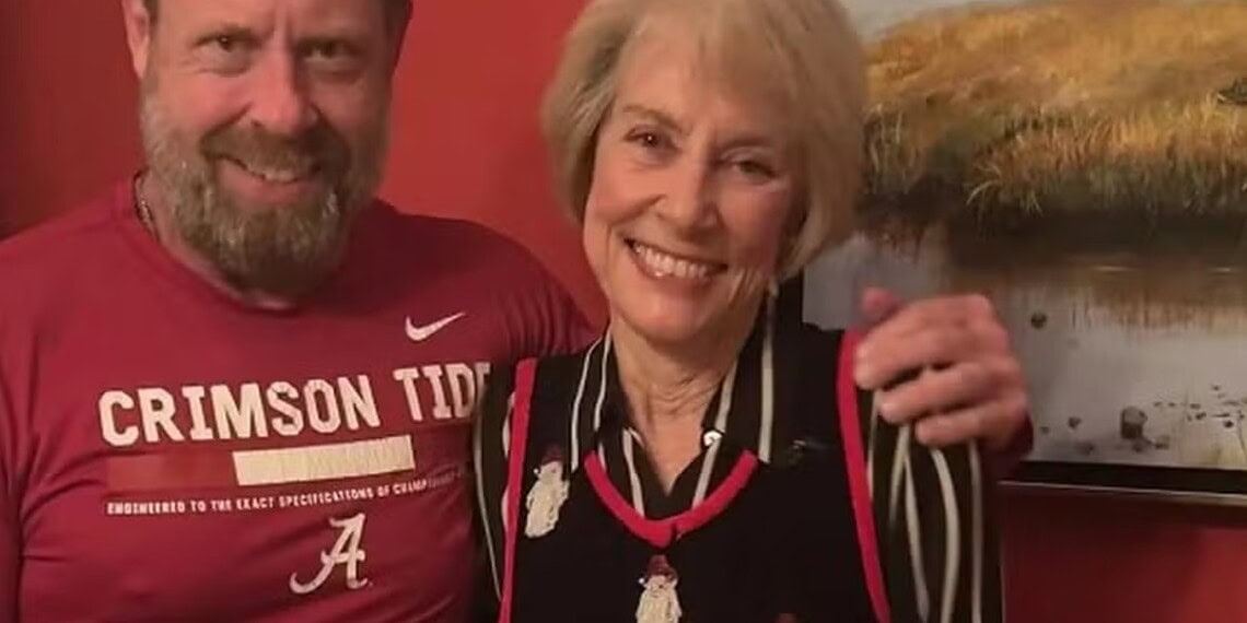 ChatGPT é acusado de ser cúmplice em assassinato nos EUA: 'Mais assustador que 'Exterminador do Futuro'' 1 Stein-Erik Soelberg e a mãe, Suzanne — Foto: Reprodução