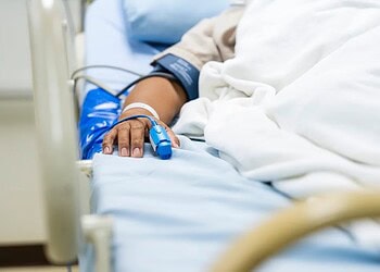 Mulher vai ao hospital com “cólicas menstruais” e acaba surpreendida 5 Foto: Getty Images