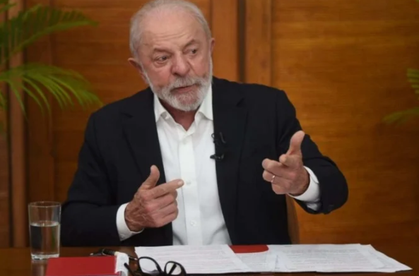 Lula sobre Flávio Bolsonaro e oposição: "sabem que perderão a eleição" 1 Presidente Lula durante entrevista ao EM Minas, programa do Estado de Minas, Portal Uai e TV Alterosa. - (crédito: Gladyston Rodrigues/EM/D.A Press)