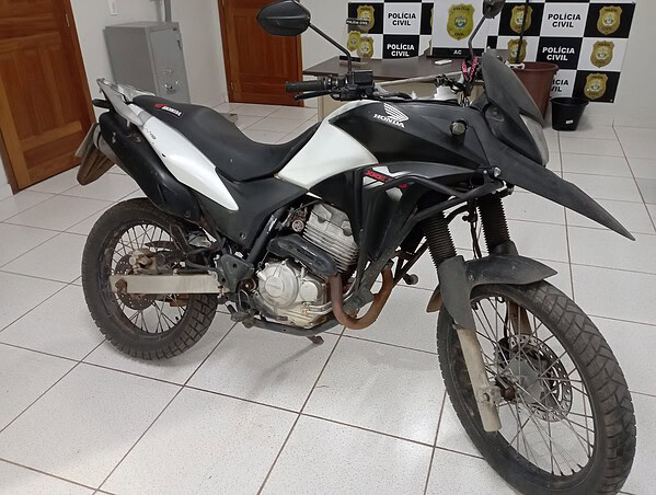 Motocicleta roubada é recuperada pela Polícia Militar no Acre