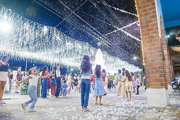 Mais de 2 milhões de lâmpadas iluminam o Natal em Cruzeiro do Sul; FOTOS