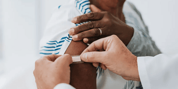 Foto: Vacina da gripe pode proteger contra casos graves de gripe K, segundo especialista  • andreswd/GettyImages