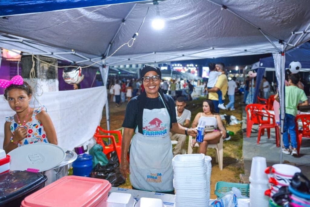 Show de Eduardo Costa embala Réveillon da Família em Cruzeiro do Sul